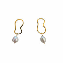 Load image into Gallery viewer, Mini Moss Earring with pearl
