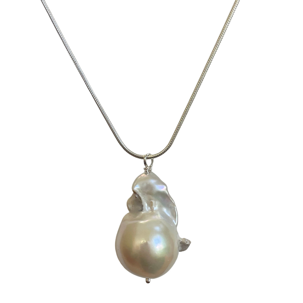 Goop Pearl Drop Necklace