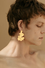 Load image into Gallery viewer, Mini Curve Cluster Earring
